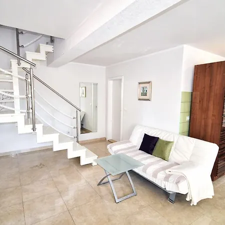 Link 아파트 로비니