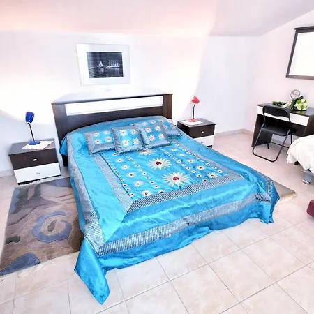 Link 아파트 로비니